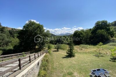 Maison – 5 pièces – 3 chambres – 194 m²