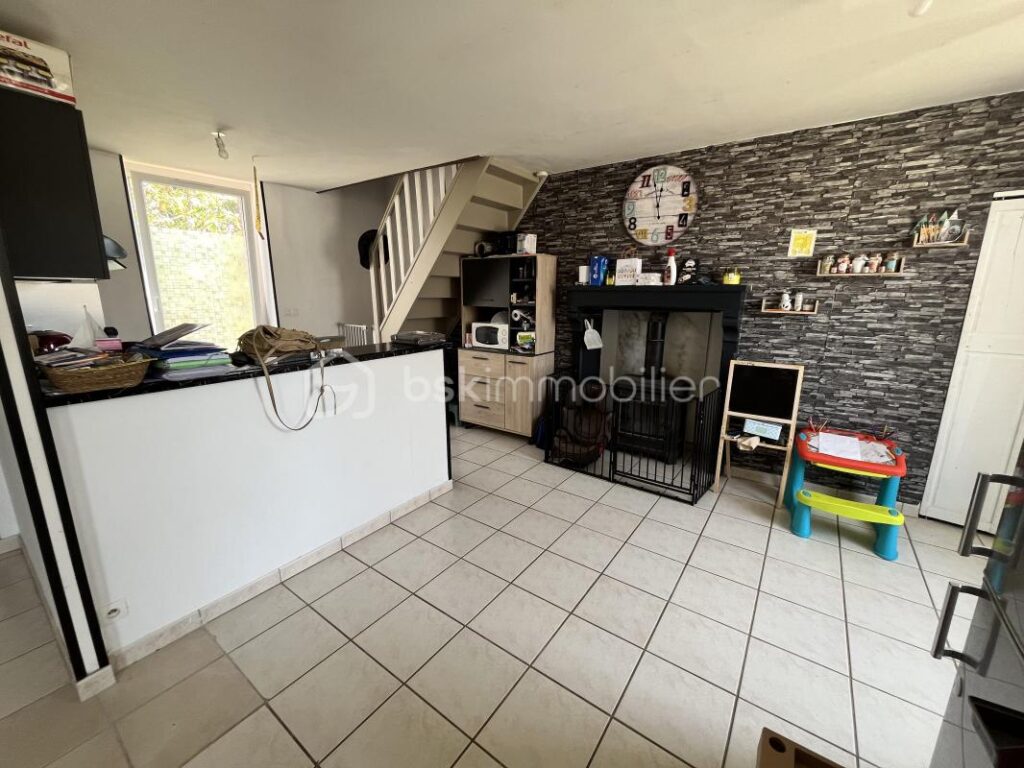 Charmante maison de village en pierre – 4 pièces – 3 chambres – 91 m²