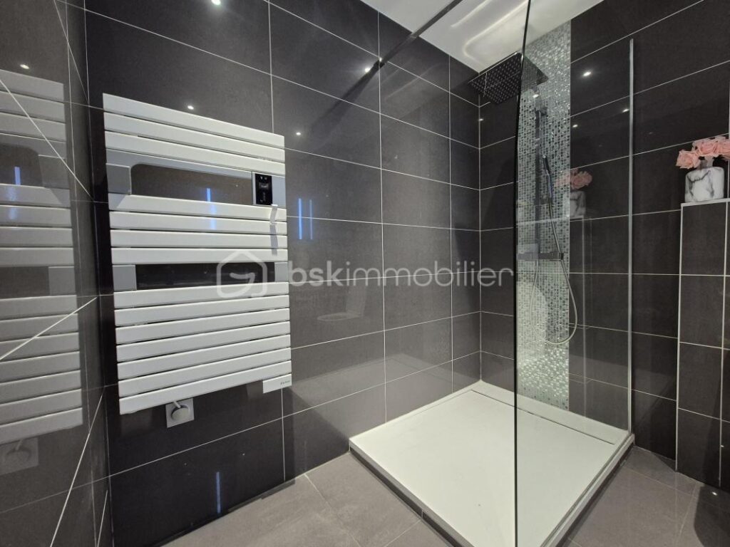 Appartement T3 64m2 – 3 pièces – 2 chambres – 64 m²