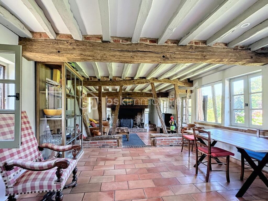 Maison de campagne avec grande dépendance et piscine – 6 pièces – 3 chambres – 129 m²