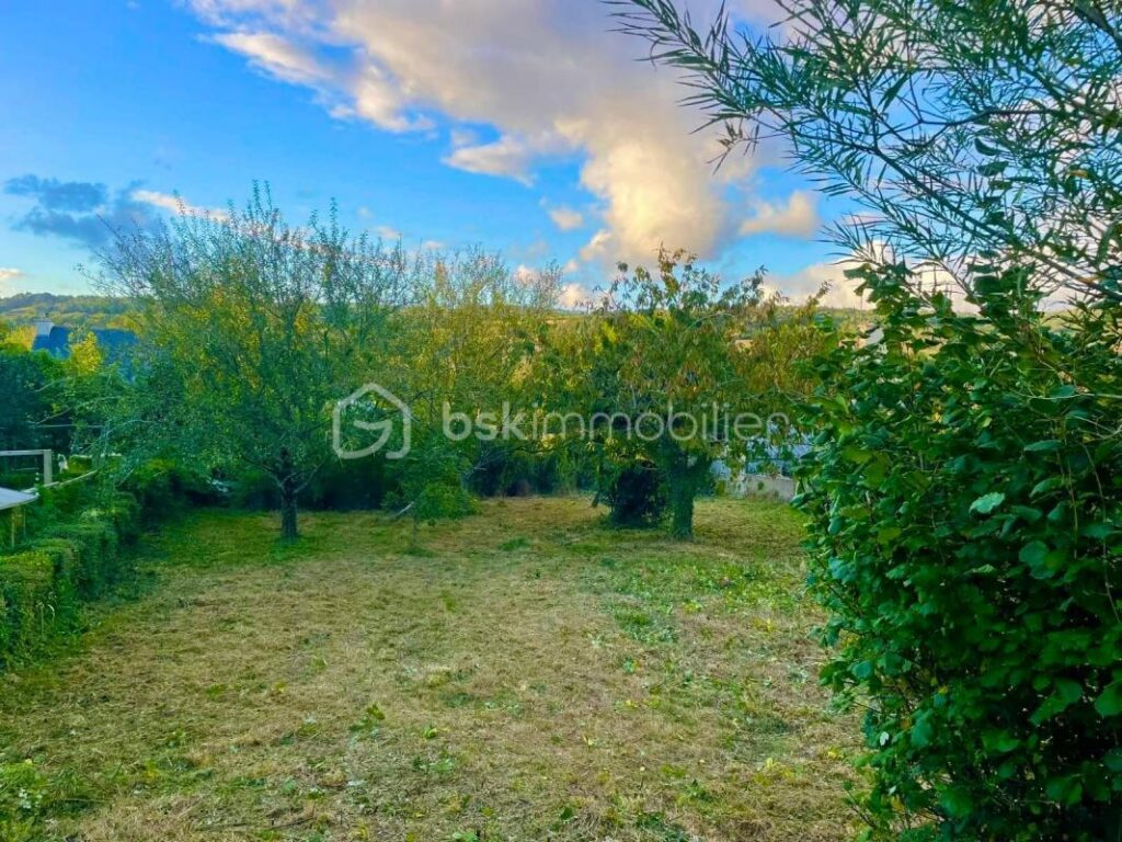 Terrain à bâtir 567 m² – Vue dégagée sur le Menez-Hom, à 5 min des plages ! – Plomodiern – NR pièces – NR chambres – 567 m²