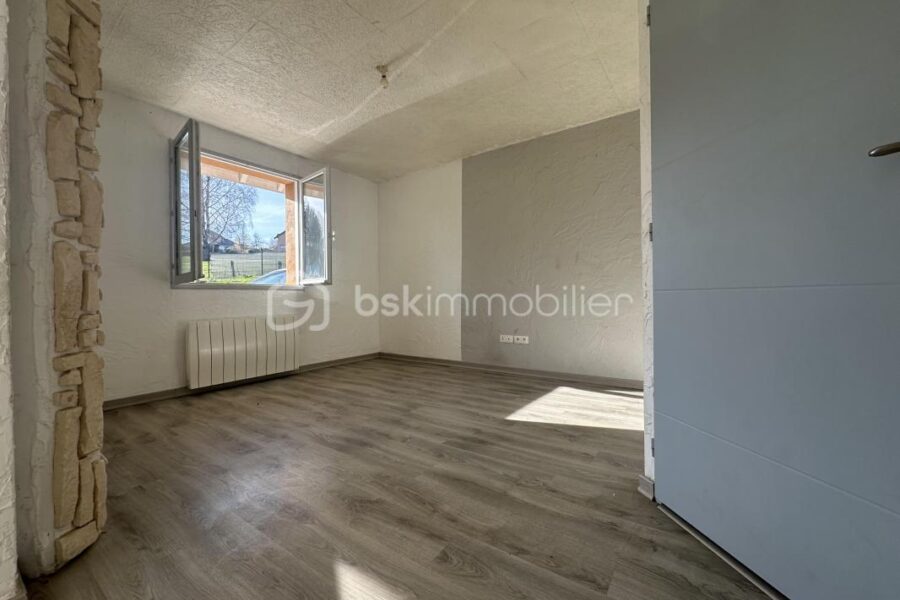 Maison à vendre à Domessin