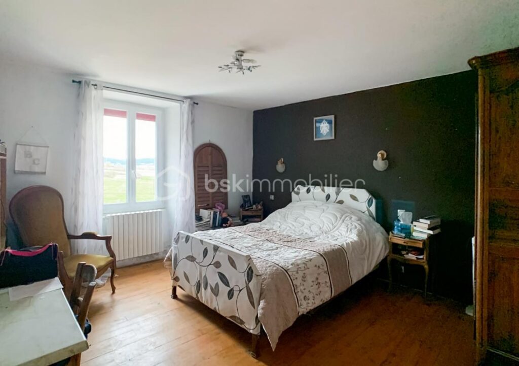 Maison de campagne – 7 pièces – 6 chambres – 175 m²