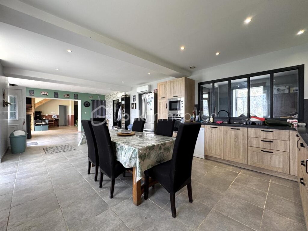 À vendre Authentique longère rénovée avec dépendances et grand terrain Saint-Gengoulph (proche Gandelu, 02) – 8 pièces – 5 chambres – 200 m²