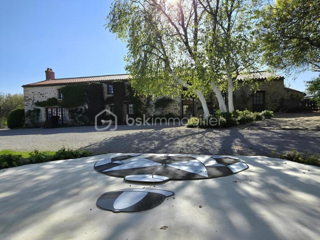 MAGNIFIQUE LOGIS ÉQUESTRE – 7 pièces – 4 chambres – 200 m²