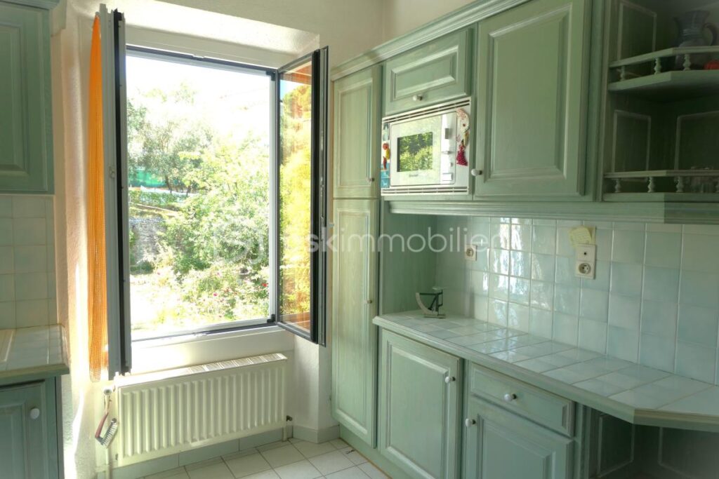 Maison de maître avec Jardin sans vis à vis proche centre ville, commodités et transports ! – 5 pièces – 3 chambres – 99 m²