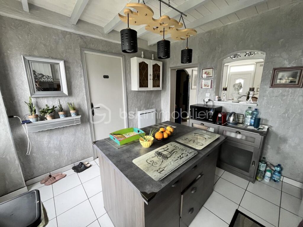 Charmante maison de village rénovée avec jardin – 4 pièces – 2 chambres – 73 m²