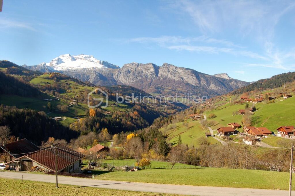 En exclusivité SUPERBE CHALET EN COURS DE CONSTRUCTION – MANIGOD – 8 pièces – 4 chambres – 150 m²