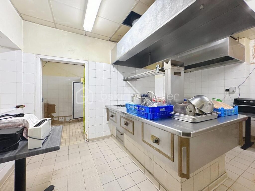 Immeuble – 12 pièces – NR chambres – 413 m²