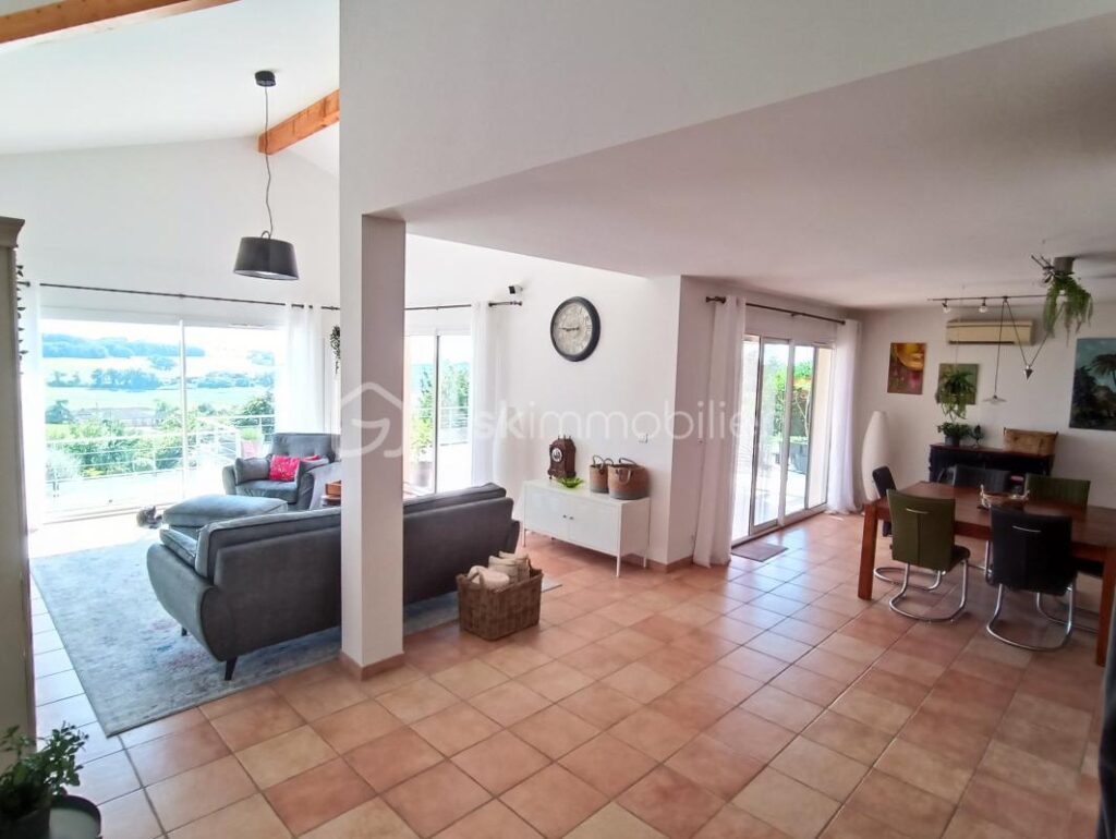 HAVRE DE PAIX : MAISON D’ARCHITECTE AVEC VUE IMPRENABLE – 7 pièces – 6 chambres – 220 m²