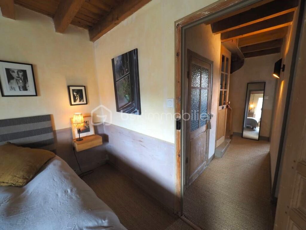 jolie maison de village de 105 m² avec grand jardin de 800 m² sans vis à vis et vue montagne – 4 pièces – 3 chambres – 105 m²