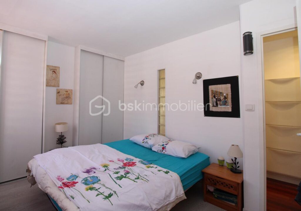 Maison 205 m2 5 ch – 7 pièces – 5 chambres – 205 m²