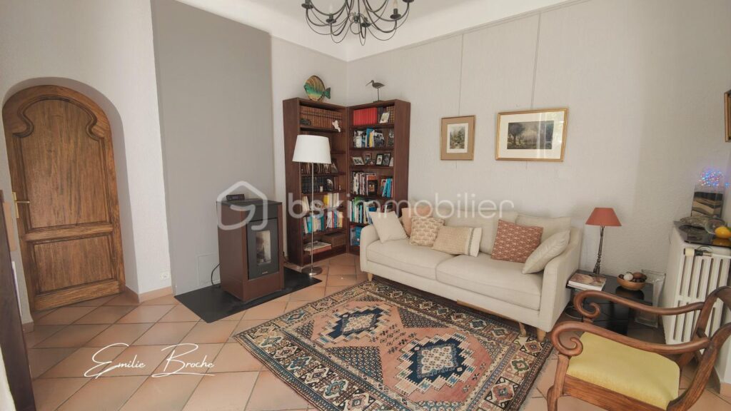 Maison bourgeoise – 10 pièces – 5 chambres – 190 m²