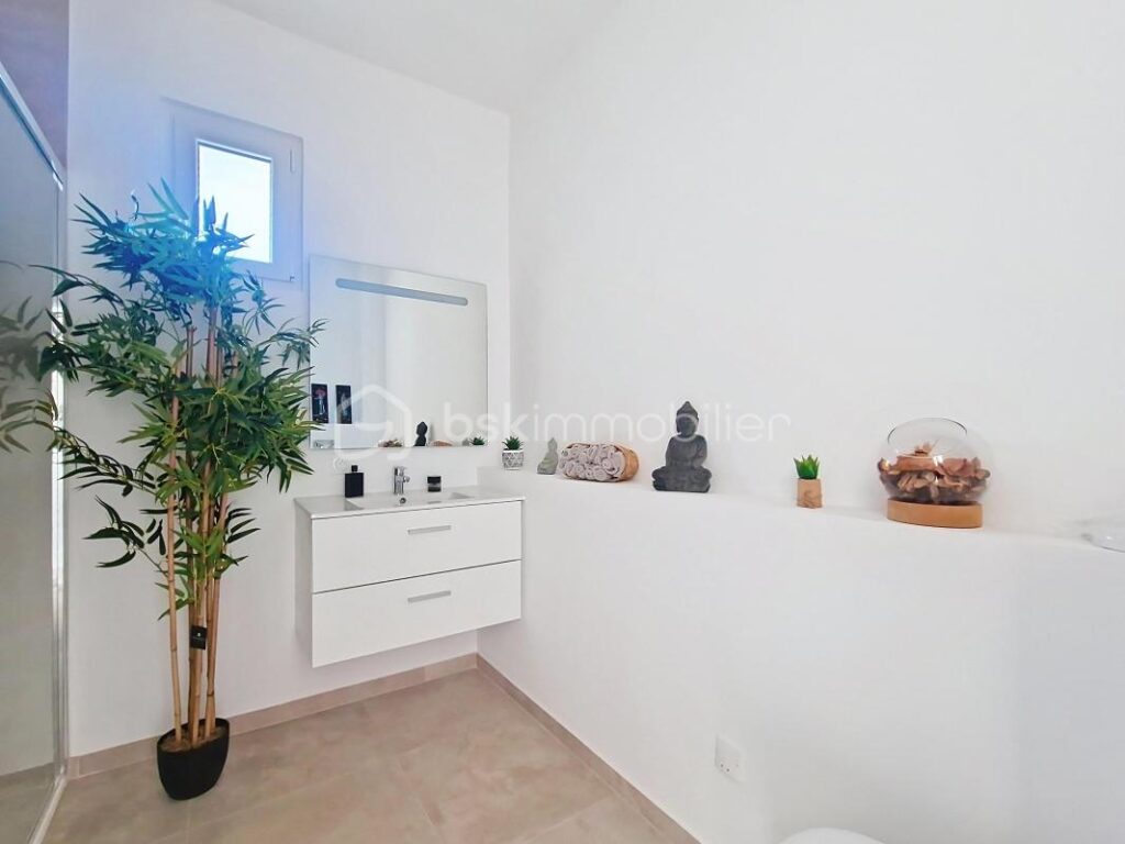 *** LA FARE LES OLIVIERS – 100 m2- 3 ch – AU CALME *** – 4 pièces – 3 chambres – 114 m²