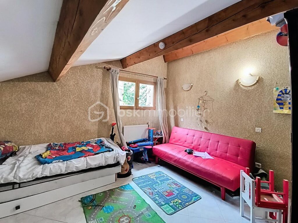 Grande maison familiale de 287 m² avec jardin, piscine et garage – Bédarieux – 11 pièces – 4 chambres – 287 m²