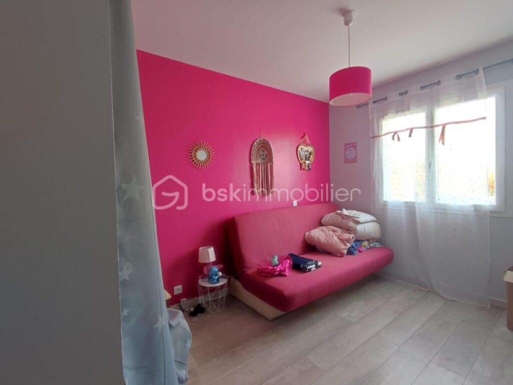 Maison contemporaine paisible à Tauriac – Un havre de tranquillité champêtre – 6 pièces – 5 chambres – 130 m²