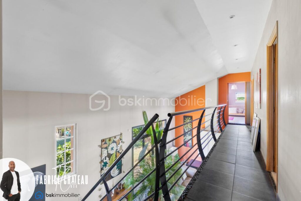 Grande maison familiale avec 5 chambres – cachet et jardin paysager – 8 pièces – 5 chambres – 212 m²