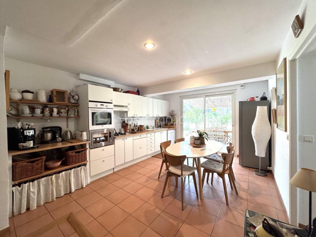 Istres, Appartement de 127m2 avec Jardin – 5 pièces – 4 chambres – 127 m²