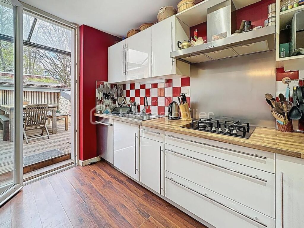 Maison familiale de charme 155m² au cœur de Sassenage, en bordure du Furon – 7 pièces – 4 chambres – 155 m²