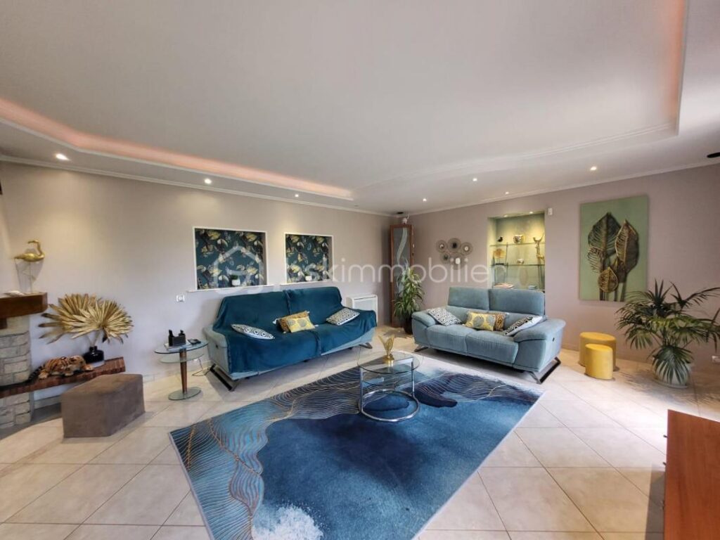 Magnifique villa de 247m2 – 5 pièces – 4 chambres – 247 m²