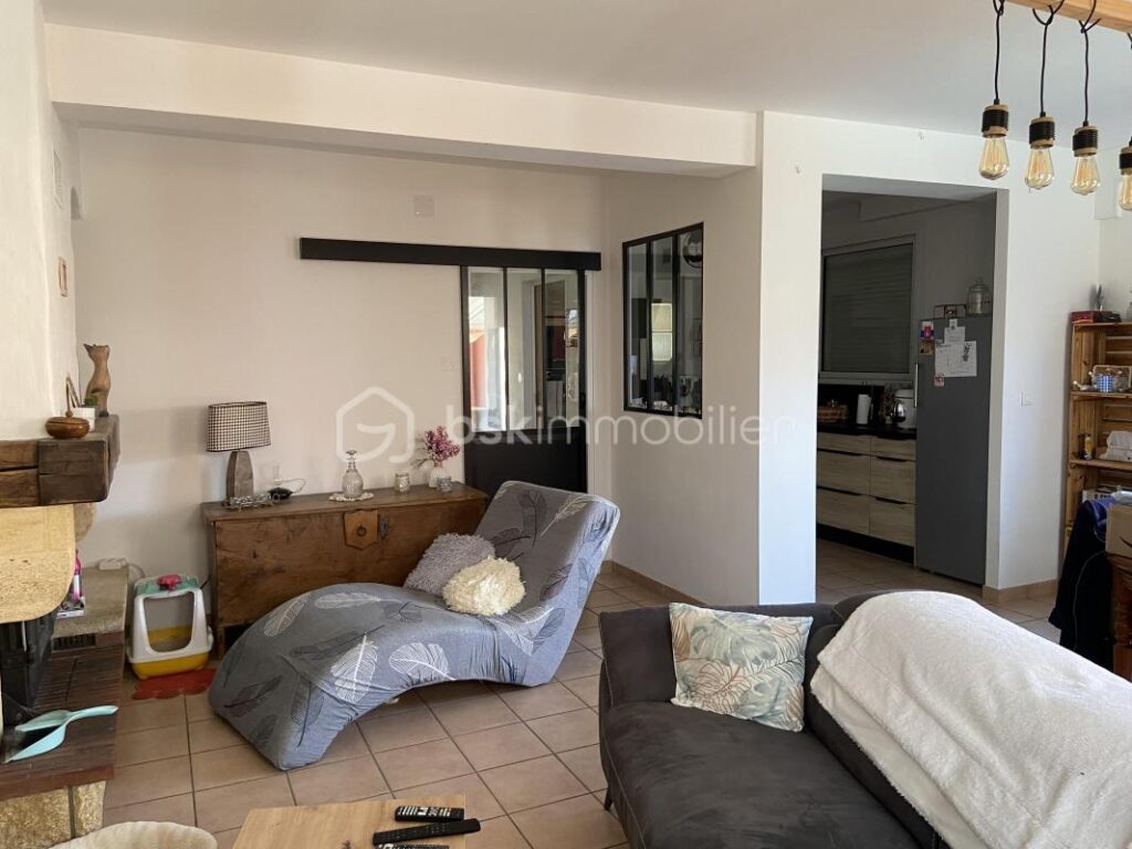 Maison avec piscine à vendre : Profitez de l&rsquo;évasion en ville ! – 5 pièces – 4 chambres – 140 m²