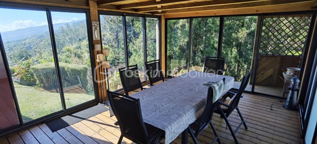 A VENDRE – VILLA – SAINT DENIS – LE BRULE – 8 pièces – 4 chambres – 267 m²