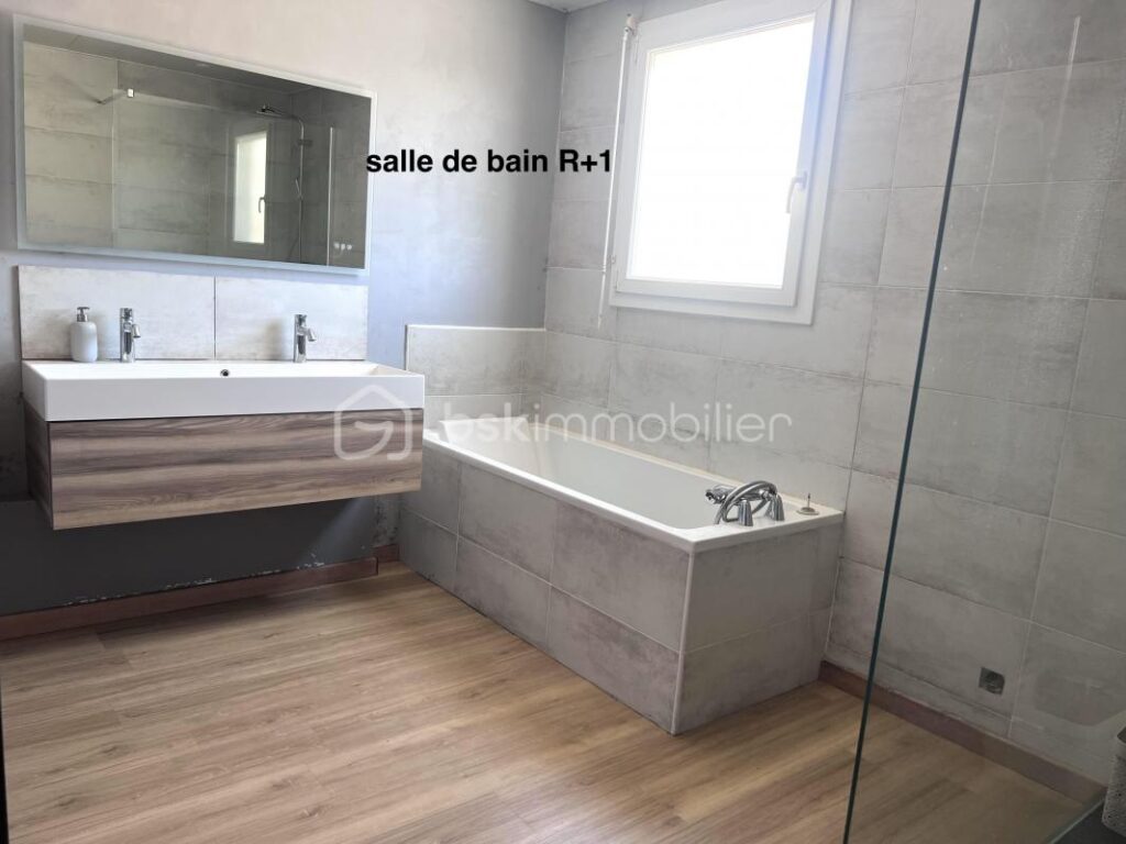 Maison de type 4 avec en R-1 une dépendance de type 2 – 7 pièces – 4 chambres – 144 m²