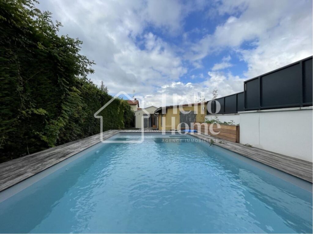 Maison – 116.9m ² – 6 pièces – 3 chambres – 116 m²