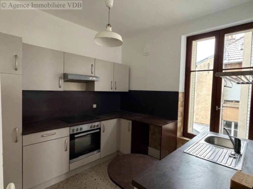 A vendre à Nancy F3 style Haussmannien – 3 pièces – 2 chambres – 74 m²