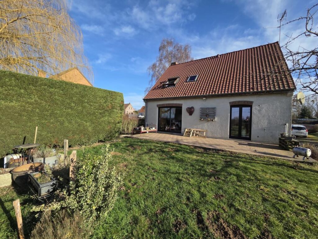 PAVILLON IND 112M² HAB SUR 1260M², SOUS SOL, HAB PLAIN PIED – 6 pièces – 4 chambres – 112 m²