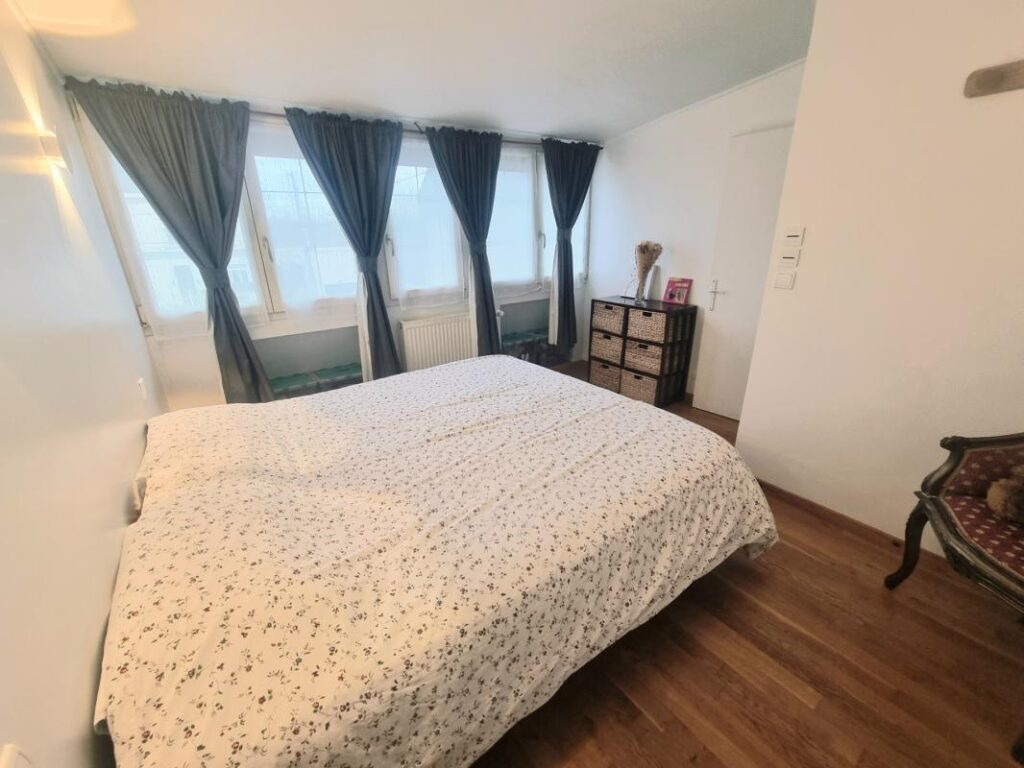 Semi plain-pied individuel, 5 chambres avec T2 indépendant – 7 pièces – 5 chambres – 125 m²