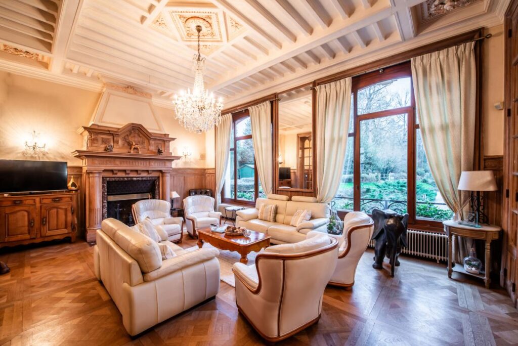 Manoir – 21 pièces – 8 chambres – 696 m²