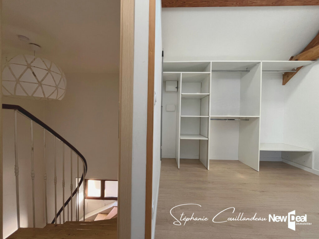 Appartement duplex sur le hauteurs d’Aix les Bains avec belle vue dégagée – 5 pièces – 3 chambres – 93 m²