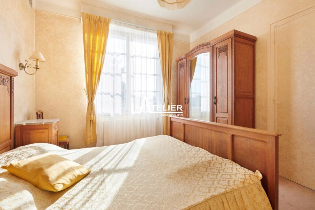 PORNIC Emplacement de choix, volume et potentiel à exploiter – 6 pièces – 4 chambres – 125 m²