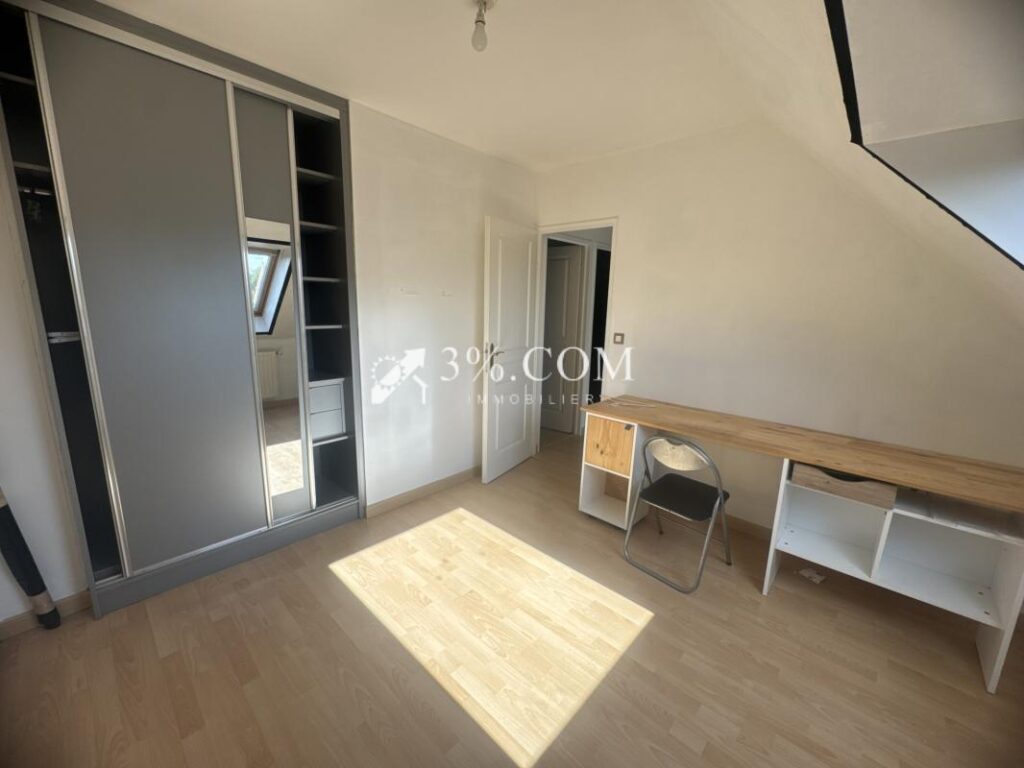 Pavillon individuelle de 2006 avec 5 chambres à Famars – 8 pièces – 5 chambres – 140 m²