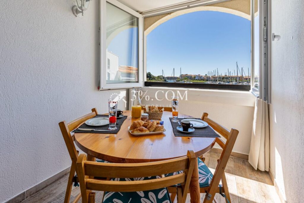 APPARTEMENT SUR I’ILE PRIVEE DES MARINAS – 2 pièces – 1 chambre – 30 m²