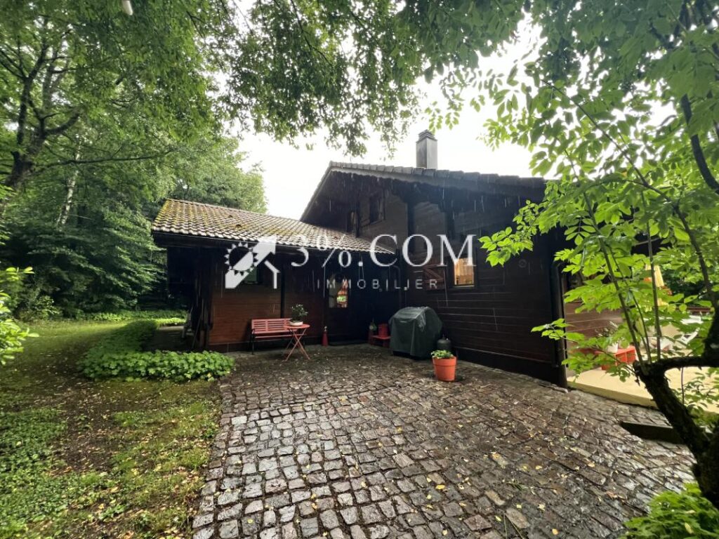 Chalet de Caractére + 5000 M2 Terrain Saint Maurice sur M – 9 pièces – 4 chambres – 147 m²