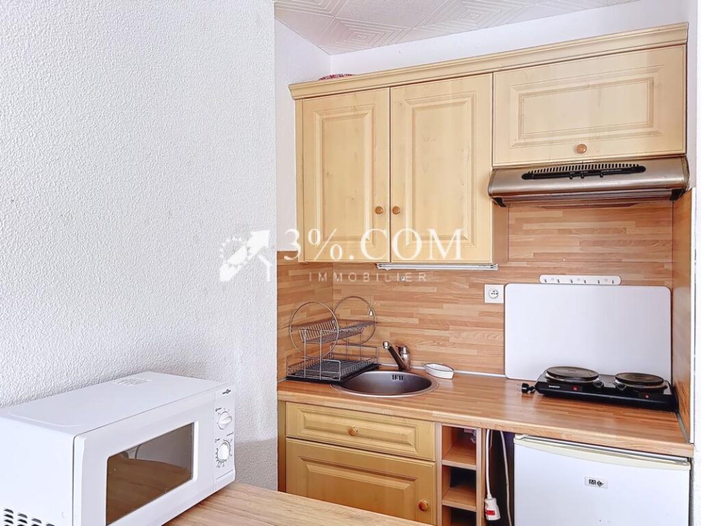 Studio de 24.85 m2 avec loggia, cellier & parking à Gruissan – 1 pièce – NR chambres – 24 m²