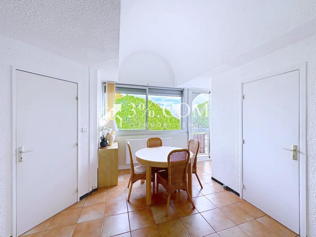 Charmant appartement 3 pièces de 41.61 m2 avec vue sur le po – 3 pièces – 2 chambres – 41 m²