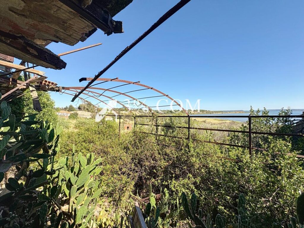 Grande propriété de 1.2 ha à rénover avec vue exceptionnelle – 12 pièces – 1 chambre – 195 m²