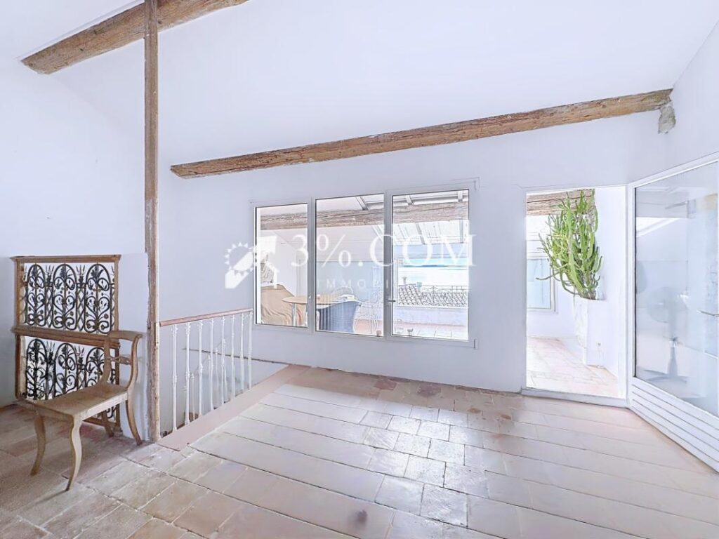 Maison atypique d’exception de 215 m2, 7 pièces, 3 chambres – 8 pièces – 3 chambres – 215 m²