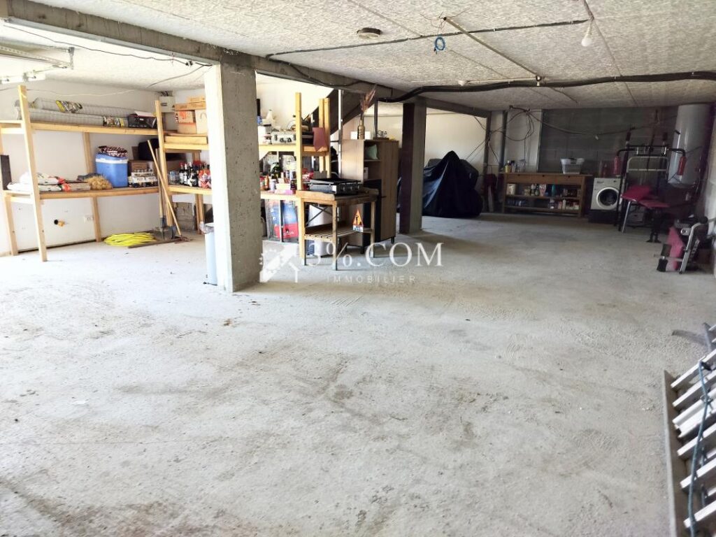 Villa avec vue dégagée de 90m2 – sous sol complet et parcell – 4 pièces – 2 chambres – 86 m²