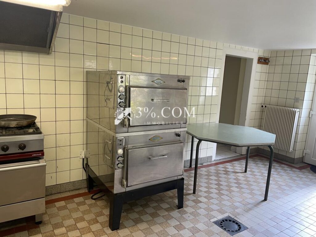 Maison gite dans un cadre naturel – 25 pièces – NR chambres – 630 m²