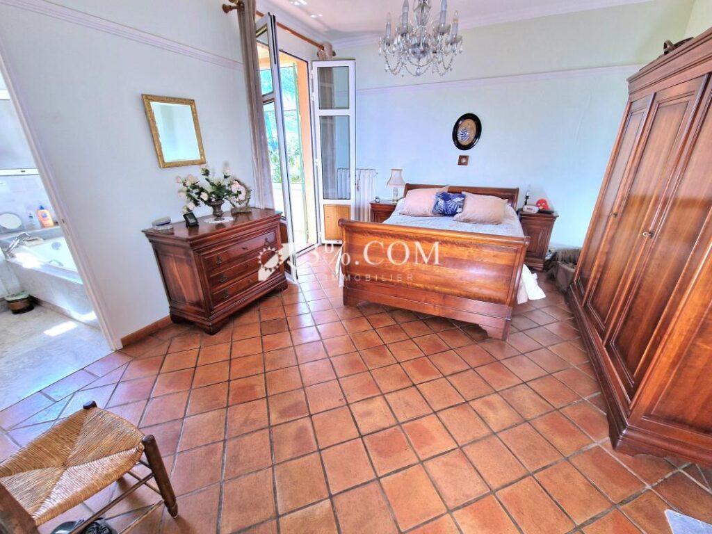 Villa Belle Epoque à Valescure – 6 pièces – 4 chambres – 160 m²