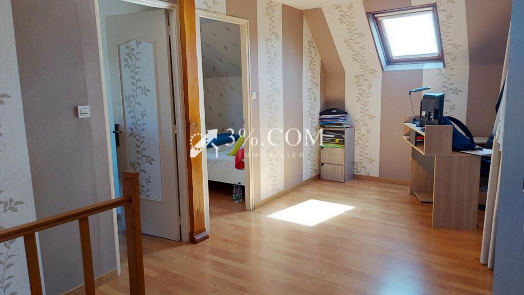 Secteur Gamaches : Pavillon rénové, 3 CH, veranda, sous sol – 6 pièces – 3 chambres – 126 m²