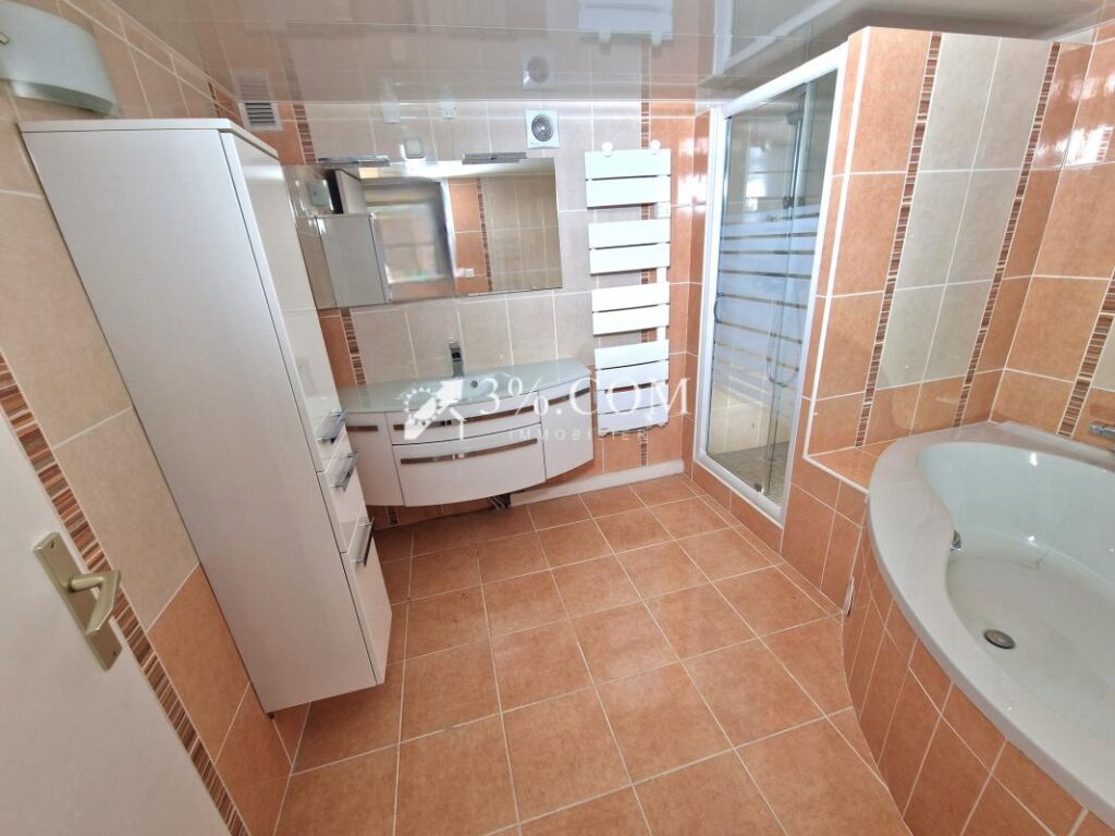 Luxueuse villa avec vue sur l’Estérel – 15 pièces – 11 chambres – 300 m²