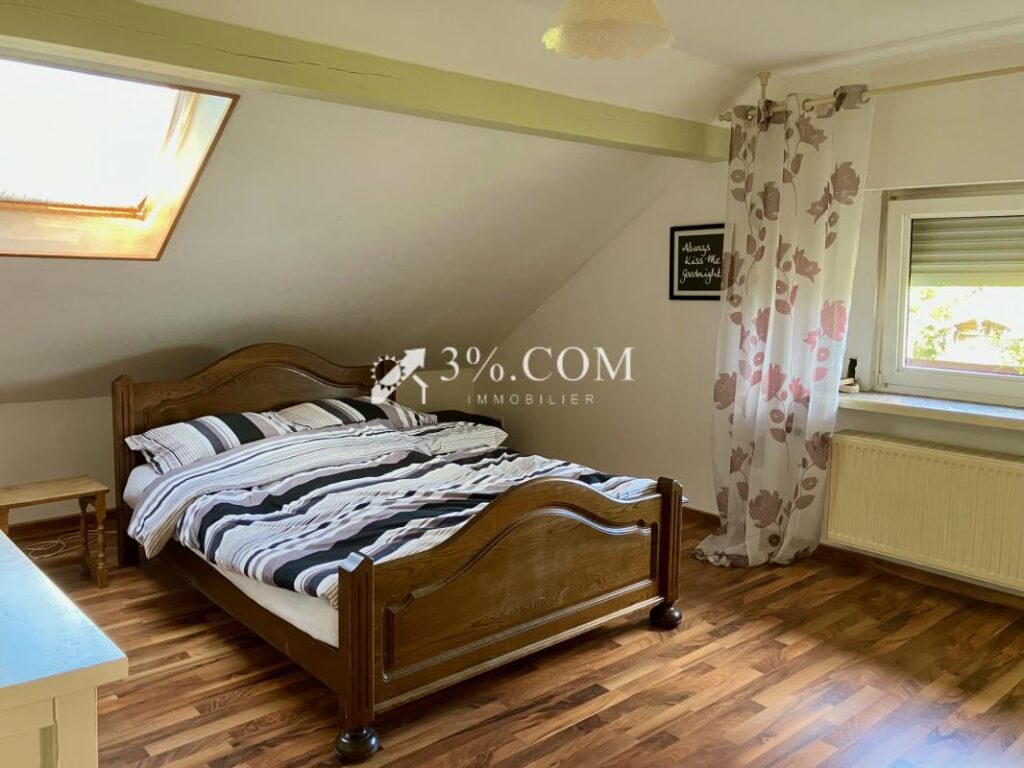 Maison avec grand terrain et dépendances – 7 pièces – 4 chambres – 142 m²