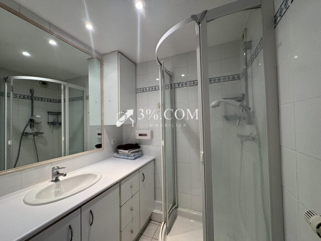 3%.COM – Joli F2 au calme avec balcon, cave et garage – 2 pièces – 1 chambre – 41 m²