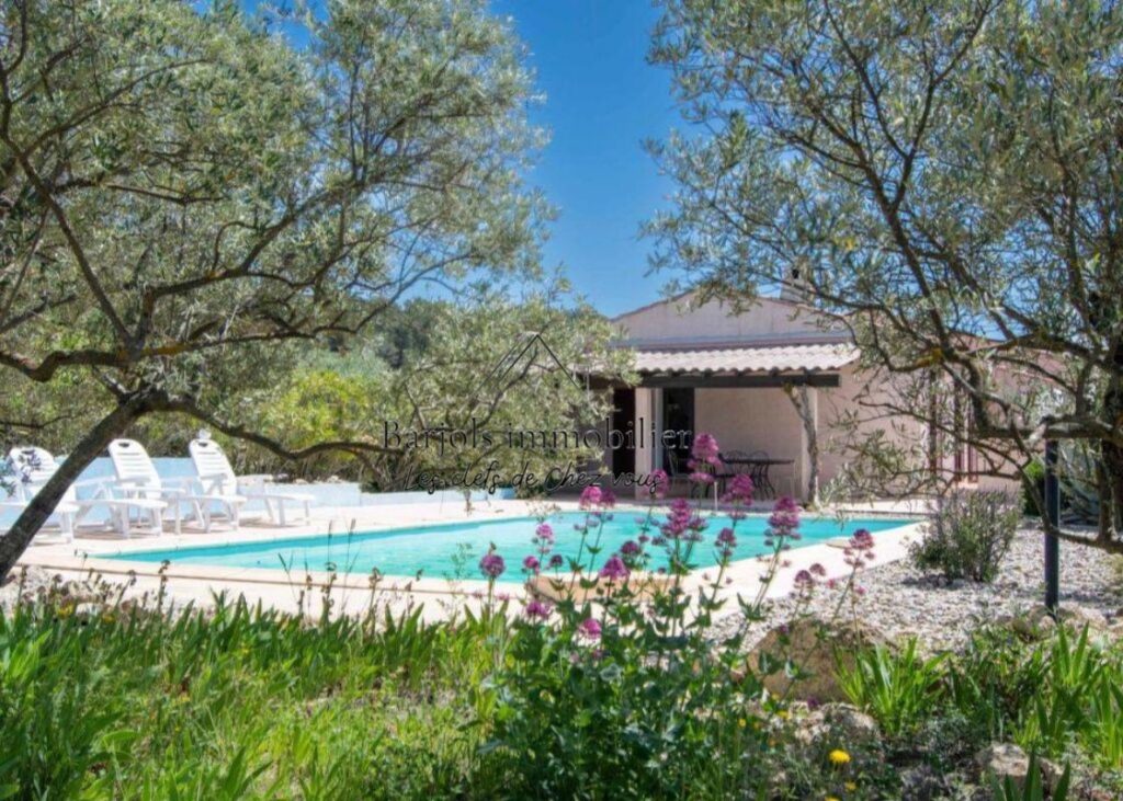 MAISON VUE ET OLIVIERS – 3 pièces – 2 chambres – 95 m²