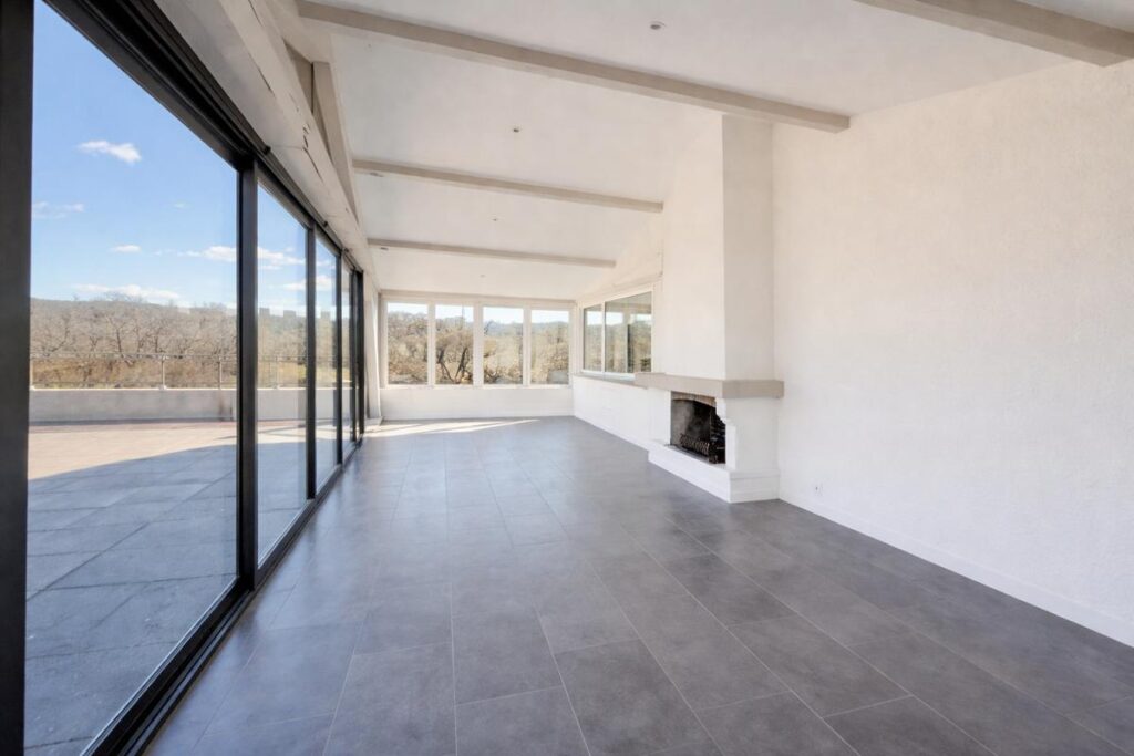 Ensemble immobilier Flassans 300 m2 – 11 pièces – 5 chambres – 330 m²